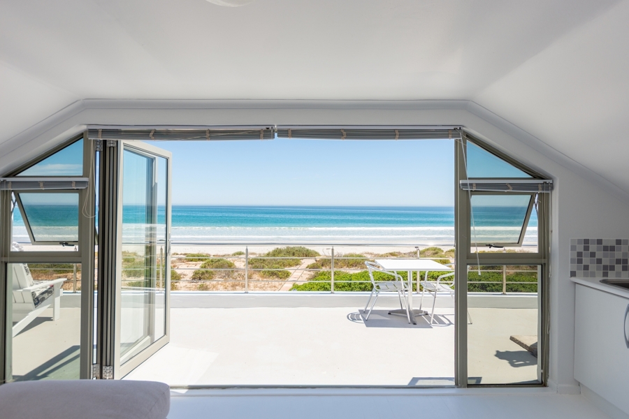 5 Bedroom Property for Sale in Golden Mile Western Cape